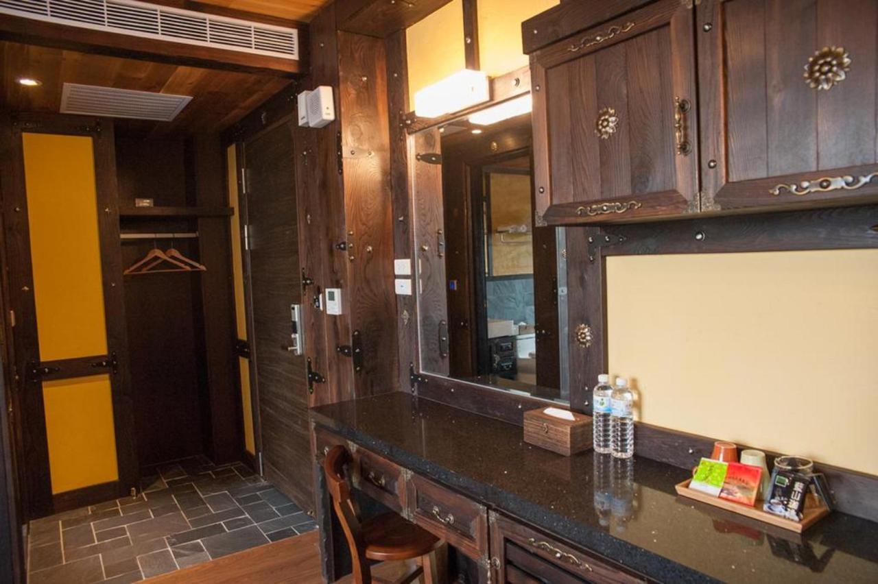 Yong Guan Bed & Breakfast Yuchi Exterior photo